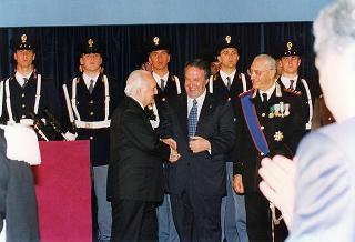Roma: intervento del Presidente della Repubblica, in forma ufficiale, alla Festa della polizia 1996