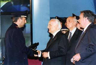 Roma: intervento del Presidente della Repubblica, in forma ufficiale, alla Festa della polizia 1996