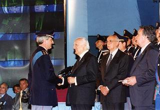 Roma: intervento del Presidente della Repubblica, in forma ufficiale, alla Festa della polizia 1996