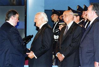 Roma: intervento del Presidente della Repubblica, in forma ufficiale, alla Festa della polizia 1996