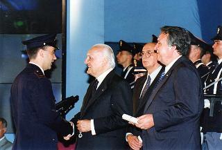 Roma: intervento del Presidente della Repubblica, in forma ufficiale, alla Festa della polizia 1996