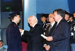 Roma: intervento del Presidente della Repubblica, in forma ufficiale, alla Festa della polizia 1996