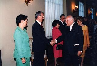 Ricevimento offerto dal Presidente della Repubblica alla rappresentanze diplomatiche estere per il 50° anniversario della Fondazione della Repubblica - Palazzo del Quirinale - Salone dei Corazzieri