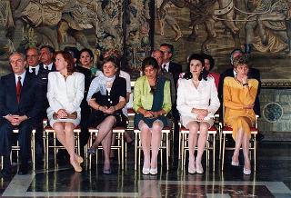 Ricevimento offerto dal Presidente della Repubblica alla rappresentanze diplomatiche estere per il 50° anniversario della Fondazione della Repubblica - Palazzo del Quirinale - Salone dei Corazzieri