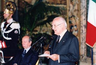 Ricevimento offerto dal Presidente della Repubblica alla rappresentanze diplomatiche estere per il 50° anniversario della Fondazione della Repubblica - Palazzo del Quirinale - Salone dei Corazzieri