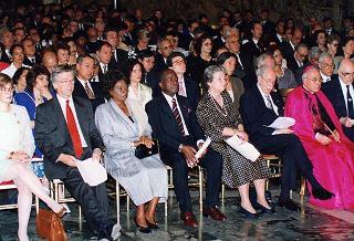 Ricevimento offerto dal Presidente della Repubblica alla rappresentanze diplomatiche estere per il 50° anniversario della Fondazione della Repubblica - Palazzo del Quirinale - Salone dei Corazzieri