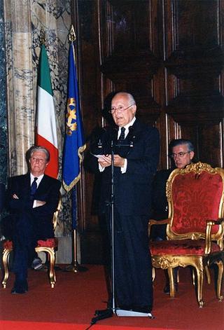Ricevimento offerto dal Presidente della Repubblica alla rappresentanze diplomatiche estere per il 50° anniversario della Fondazione della Repubblica - Palazzo del Quirinale - Salone dei Corazzieri