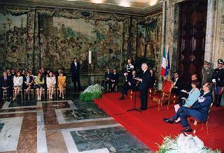 Ricevimento offerto dal Presidente della Repubblica alla rappresentanze diplomatiche estere per il 50° anniversario della Fondazione della Repubblica - Palazzo del Quirinale - Salone dei Corazzieri