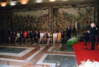 Ricevimento offerto dal Presidente della Repubblica alla rappresentanze diplomatiche estere per il 50° anniversario della Fondazione della Repubblica - Palazzo del Quirinale - Salone dei Corazzieri