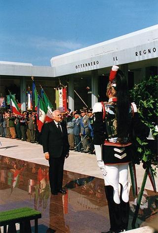 Bari: intervento del Presidente della Repubblica per la deposizione di una corona d'alloro al Sacrario dei Caduti d'Oltremare