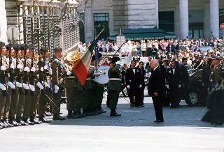 Roma, Palazzo Montecitorio: intervento del Presidente della Repubblica alla cerimonia per la celebrazione del 50° anniversario della Fondazione della Repubblica (esterno)