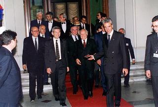 Roma, Palazzo Montecitorio: intervento del Presidente della Repubblica alla cerimonia per la celebrazione del 50° anniversario della Fondazione della Repubblica (esterno)