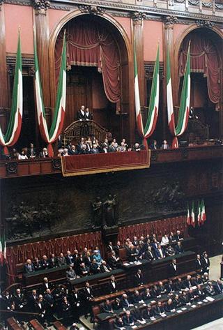 Roma, Palazzo Montecitorio: intervento del Presidente della Repubblica alla cerimonia per la celebrazione del 50° anniversario della Fondazione della Repubblica (in Aula)