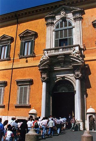 Apertura al pubblico dei giardini del Quirinale, in occasione del 50° anniversario della Fondazione della Repubblica