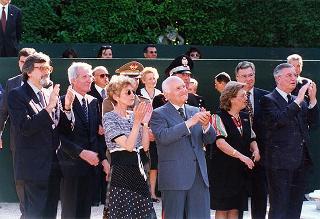 Apertura al pubblico dei giardini del Quirinale, in occasione del 50° anniversario della Fondazione della Repubblica