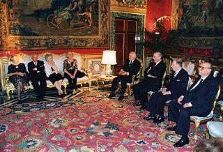 Incontro con i membri dell'Assemblea Costituente, in occasione del 50° anniversario della Fondazione della Repubblica - Sala Arazzi di Lilla