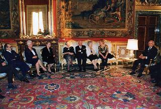 Incontro con i membri dell'Assemblea Costituente, in occasione del 50° anniversario della Fondazione della Repubblica - Sala Arazzi di Lilla