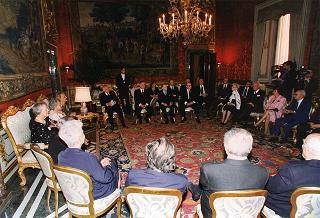Incontro con i membri dell'Assemblea Costituente, in occasione del 50° anniversario della Fondazione della Repubblica - Sala Arazzi di Lilla