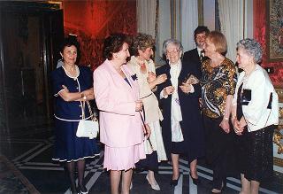 Incontro con i membri dell'Assemblea Costituente, in occasione del 50° anniversario della Fondazione della Repubblica - Sala Arazzi di Lilla