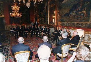 Incontro con i membri dell'Assemblea Costituente, in occasione del 50° anniversario della Fondazione della Repubblica - Sala Arazzi di Lilla
