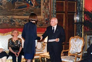 Incontro con i membri dell'Assemblea Costituente, in occasione del 50° anniversario della Fondazione della Repubblica - Sala Arazzi di Lilla