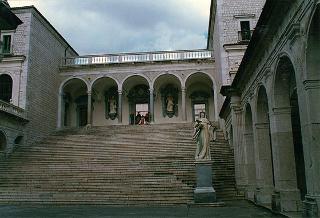 Cassino: intervento del Presidente della Repubblica all'inaugurazione della Mostra "Virgilio e il Chiostro", allestita presso l'Abbazia di Montecassino, e all'inaugurazione della Facoltà di Ingegneria dell'Università degli studi