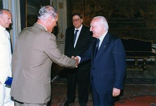 On. prof. Beniamino Andreatta, ministro della Difesa, con il gen. c.a. Franco Angioni, presidente dell'Ordine Militare d'Italia, ed il Consiglio dell'OMI