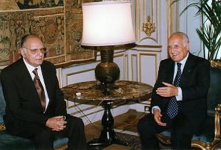Prof. Giovanni Gigliozzi, presidente dell'ANFIM, con una delegazione dell'Associazione