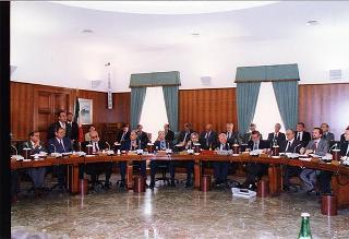 Roma, Palazzo dei Marescialli: intervento del Presidente della Repubblica alla seduta straordinaria del CSM per la discussione e l'approvazione della "Relazione al Parlamento sullo stato della giustizia per l'anno 1996"