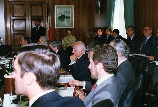 Roma, Palazzo dei Marescialli: intervento del Presidente della Repubblica alla seduta straordinaria del CSM per la discussione e l'approvazione della "Relazione al Parlamento sullo stato della giustizia per l'anno 1996"