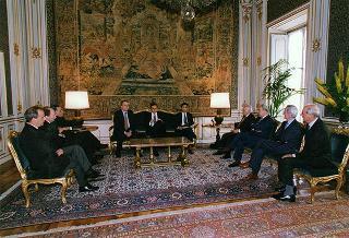Luigi Marino, presidente di Confcooperative, e l'Ufficio di Presidenza del sodalizio