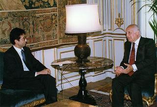 Luigi Marino, presidente di Confcooperative, e l'Ufficio di Presidenza del sodalizio