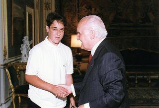 Bambini Jacopo e Giulio Ammendola, accompagnati dalla mamma e dalla prof.ssa Carla Guiducci Bonanni