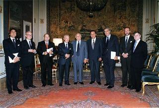 Prof. Gianfranco Imperatori, presidente del Mediocredito Centrale, con alcuni imprenditori italiani all'estero partecipanti alla "Giornata della internazionalizzazione" promossa dall'Istituto di credito