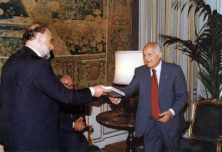 Massimo Annesi, presidente dell'Associazione per lo sviluppo dell'industria nel Mezzogiorno, con Antonino Novacco e Salvatore Cafiero, rispettivamente vicepresidente e direttore della SVIMEZ