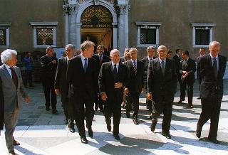 Venezia: intervento del Presidente della Repubblica all'inaugurazione della Mostra "Giambattista Tiepolo, 1696-1996" e successiva visita alla Mostra "L'immagine dello spirito. Icone dalle terre russe, Collezione Ambroveneto"