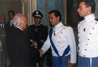 Delegazione di ufficiali ed allievi dell'Accademia della Guardia di finanza, in servizio di guardia d'onore al Palazzo del Quirinale