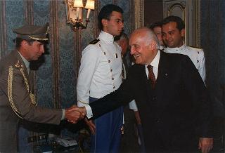 Delegazione di ufficiali ed allievi dell'Accademia della Guardia di finanza, in servizio di guardia d'onore al Palazzo del Quirinale