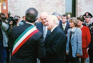 Piacenza: intervento del Presidente della Repubblica, in forma ufficiale, alla cerimonia di consegna della Medaglia d'Oro al Valor Militare al Gonfalone della città ed altri impegni