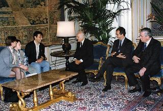 Gino Russo e Carine Collett, accompagnati dall'on. Walter Veltroni, vice presidente del Consiglio dei ministri
