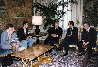 Gino Russo e Carine Collett, accompagnati dall'on. Walter Veltroni, vice presidente del Consiglio dei ministri