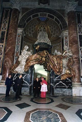Città del Vaticano: intervento del Presidente della Repubblica alla Messa, celebrata dal Santo Padre Giovanni Paolo II, nel 50° anniversario della sua ordinazione sacerdotale
