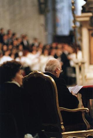Città del Vaticano: intervento del Presidente della Repubblica alla Messa, celebrata dal Santo Padre Giovanni Paolo II, nel 50° anniversario della sua ordinazione sacerdotale