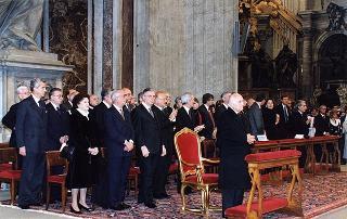 Città del Vaticano: intervento del Presidente della Repubblica alla Messa, celebrata dal Santo Padre Giovanni Paolo II, nel 50° anniversario della sua ordinazione sacerdotale