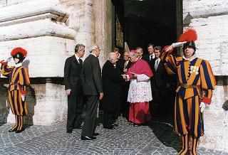 Città del Vaticano: intervento del Presidente della Repubblica alla Messa, celebrata dal Santo Padre Giovanni Paolo II, nel 50° anniversario della sua ordinazione sacerdotale