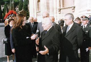 Città del Vaticano: intervento del Presidente della Repubblica alla Messa, celebrata dal Santo Padre Giovanni Paolo II, nel 50° anniversario della sua ordinazione sacerdotale