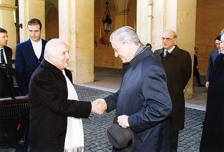 Deposizione di una corona d'alloro sulla lapide dei Caduti del Quirinale, in occasione del Giorno dell'Unità Nazionale - Palazzo del Quirinale