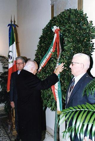 Deposizione di una corona d'alloro sulla lapide dei Caduti del Quirinale, in occasione del Giorno dell'Unità Nazionale - Palazzo del Quirinale