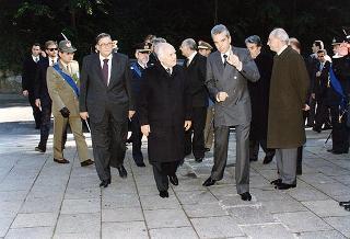 Roma, Mausoleo Ardeatino: deposizione di una corona d'alloro in occasione delle celebrazioni del Giorno dell'Unità Nazionale