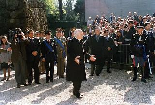 Roma, Mausoleo Ardeatino: deposizione di una corona d'alloro in occasione delle celebrazioni del Giorno dell'Unità Nazionale